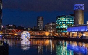 Read more about the article Di Dalam Katedral Manchester yang Bertransformasi Lewat Pertunjukan Cahaya dan Musik Spektakuler Luminiscence