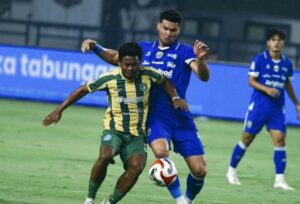 Read more about the article Hasil BRI Super League: Berguinho Jadi Pahlawan, Persib Taklukkan PSBS dan Kembali Pimpin Klasemen